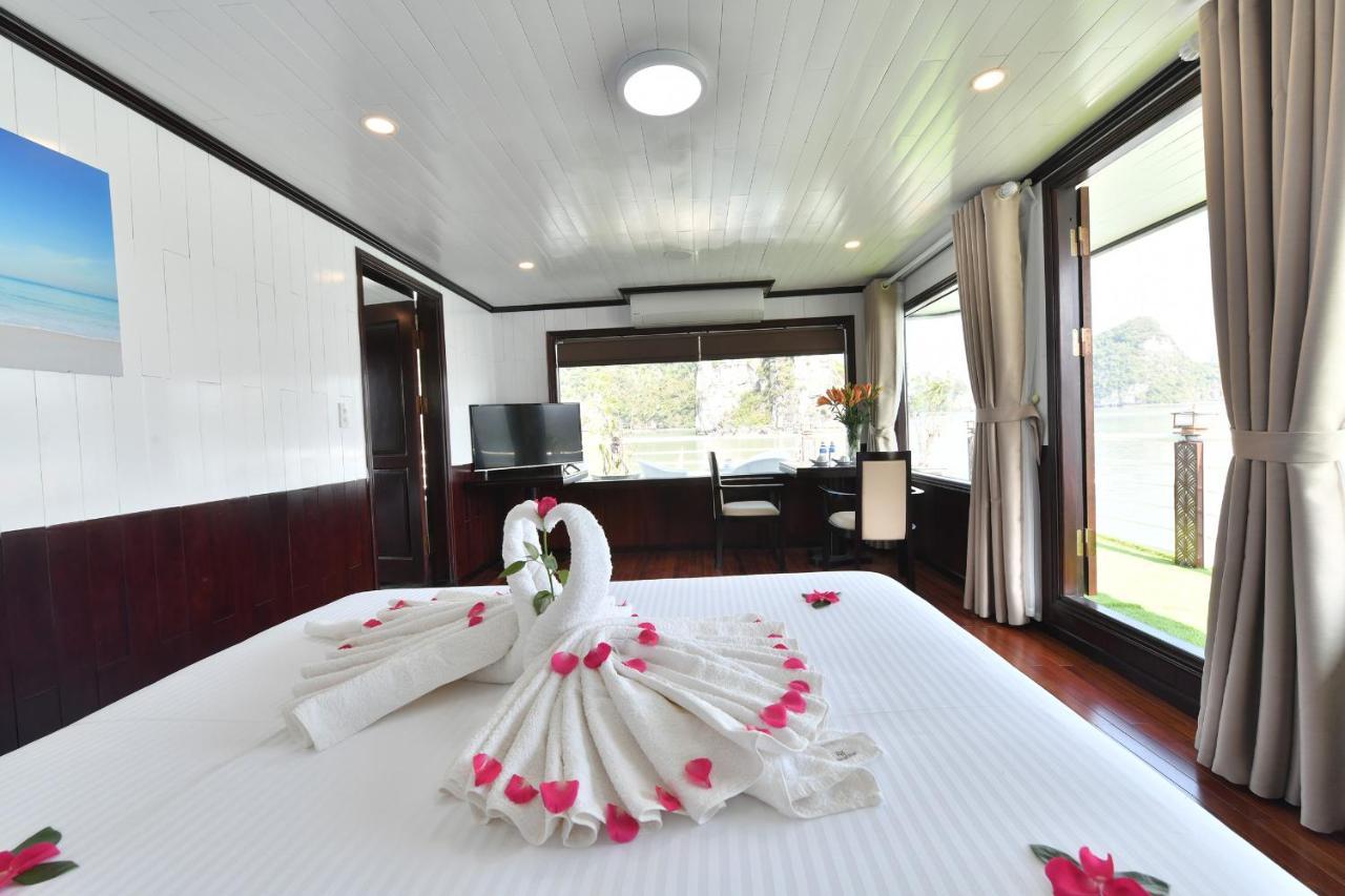Halong Sapphire Cruise Hotel Nan Giang Exterior photo