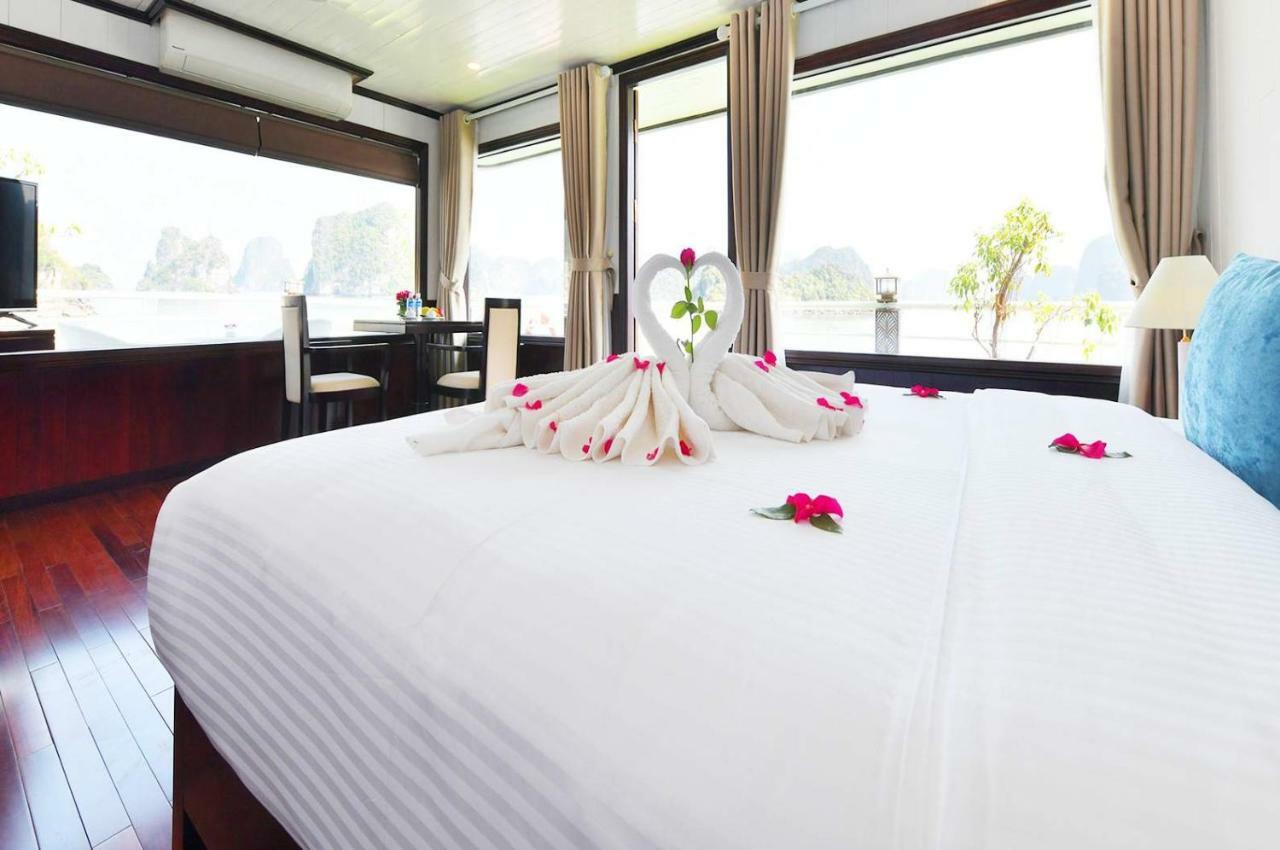 Halong Sapphire Cruise Hotel Nan Giang Exterior photo