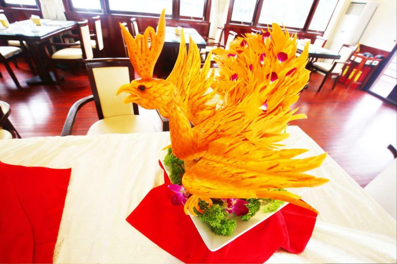 Halong Sapphire Cruise Hotel Nan Giang Exterior photo